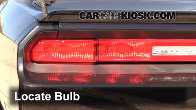 2010 Dodge Challenger RT 5.7L V8 Éclairage Feu clignotant arrière (remplacer l'ampoule)